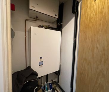 1 Bed Flat, Adriatic Apartments, E16 - Photo 3