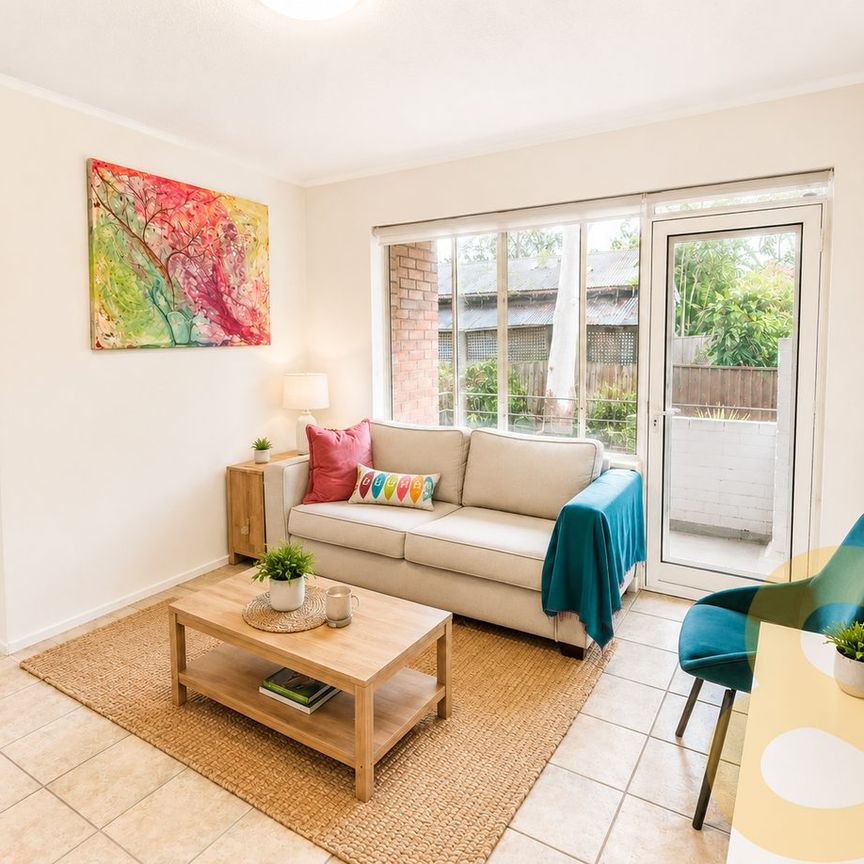 SPACIOUS ONE-BEDROOM APARTMENT IN QUIET BOTANY LOCATION - Photo 1