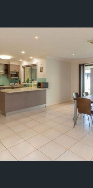 Spacious Family Home! - Photo 1