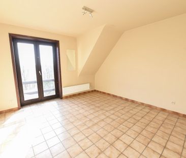 Ruim INSTAPKLAAR appartement te Oeselgem met 2 slaapkamers en GARAGE. - Foto 3