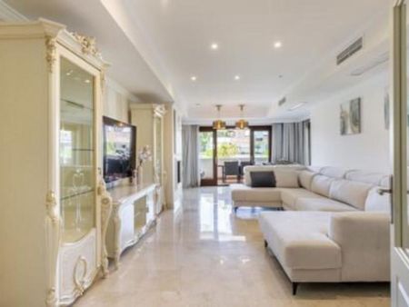 Luxury Apartment for rent in Marbella, Spain - Photo 5