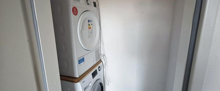 Moderne 2 Zimmer Wohnung mit EBK, Balkon und Stellplatz - Photo 1