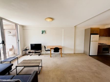 1 bed 1 bath - Photo 2