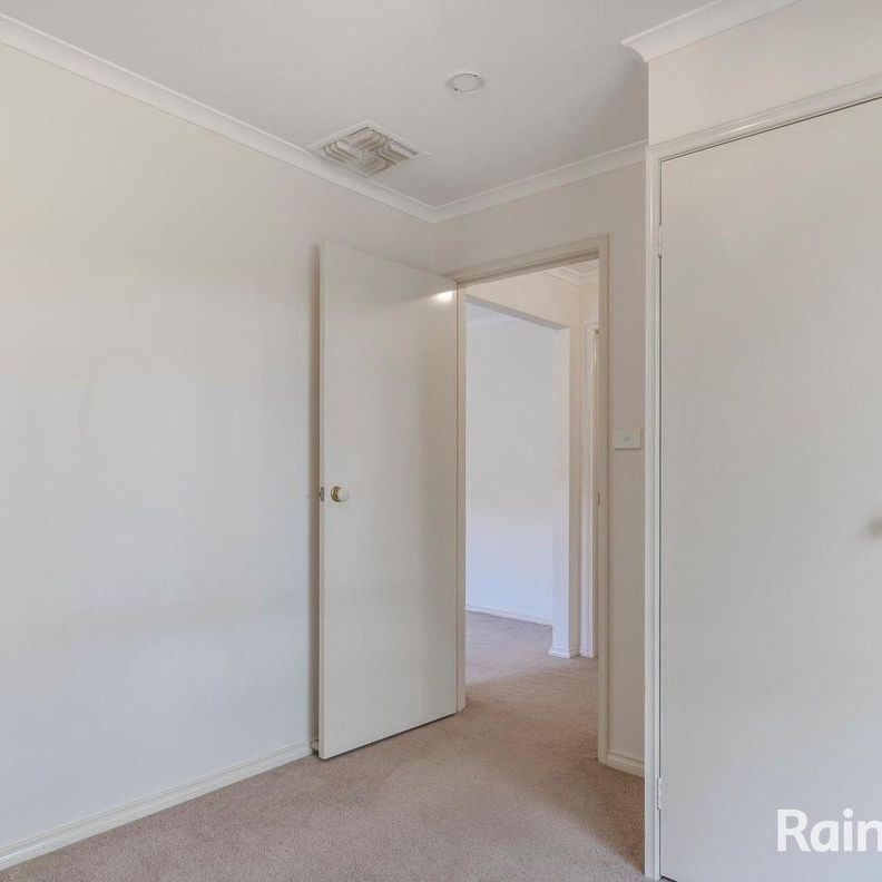 Charming 3-Bedroom Family Home in Prime Location - Photo 1