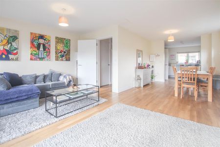 Pavilion Way, Saffron Walden - Photo 3