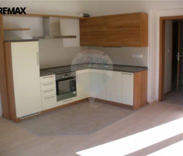 Exkluzivní pronájem pěkného cihlového bytu 2+kk -Pardubice-Jana Pal... - Fotografie 2