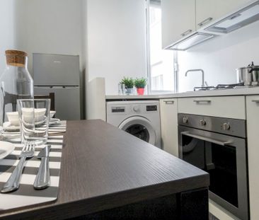 Amazing single room in the heart of Milan - Photo 2
