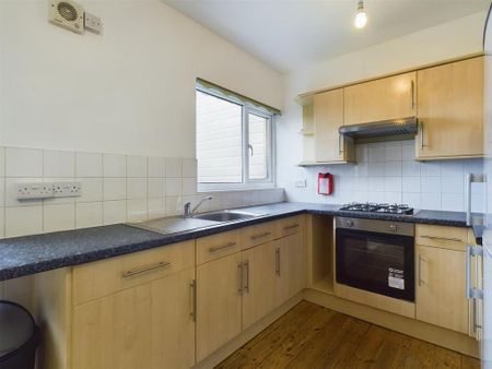 4 bedroom terraced house to rent - Photo 3