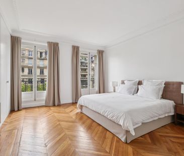 Location Appartement 5 pièces Meublé 152m² PARIS 8ème - Photo 5