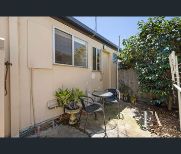 4/18a Roslyn Road, Belmont, Vic 3216 - Photo 6