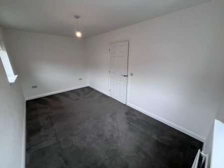 2 bedroom semi-detached house to rent - Photo 2