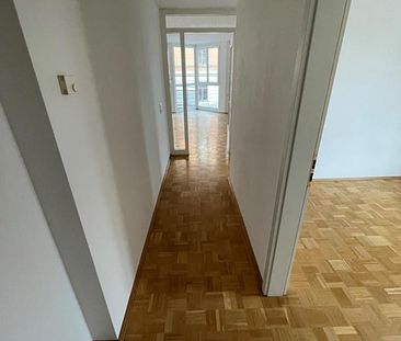 Schicke 2-Zimmer-Wohnung mit Balkon und Tiefgarage in Dresden-Striesen! - Photo 3