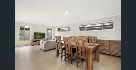 Modern home, great location - Photo 3