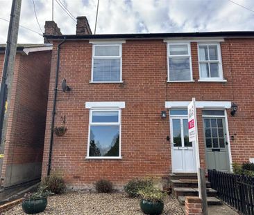 3 bedroom semi-detached house to rent - Photo 5