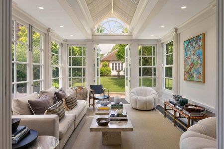 6 bedroom detached house to rent - Photo 4