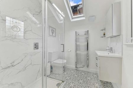 Chart Lane, RH2 - Photo 2