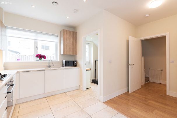 6 Larkfield Dale, Leopardstown, Dublin 18 - Photo 1