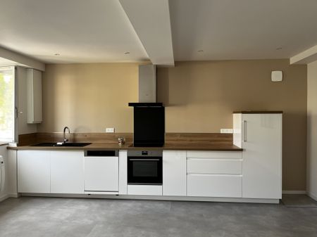 T2 AVEC BUREAU RENOVÉ - CENTRE TARARE - Photo 3