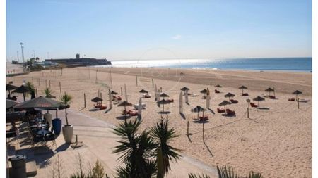 Cascais - Carcavelos. T1. Condomínio privado. Junto à praia - Photo 4