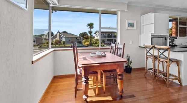 Spacious 4-Bedroom Home for Rent – Allenton - Photo 1