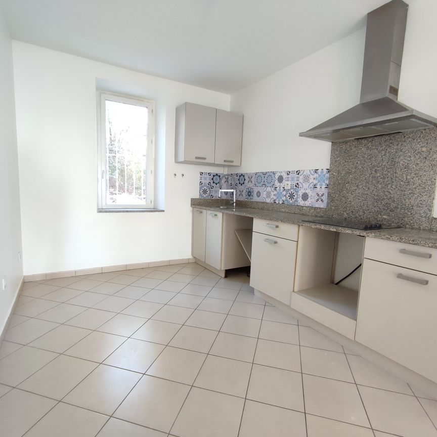 Location Appartement 3 pièces 65m² MARSEILLE 16ème - Photo 1