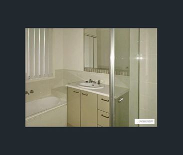 Beautiful FOUR bedroom home in lovely estate! - Photo 5