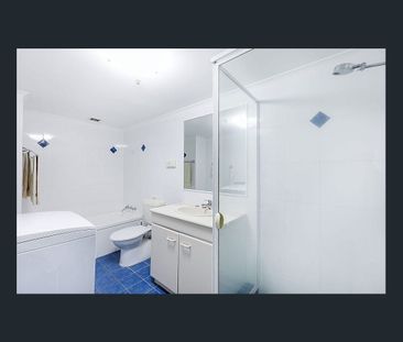 Fantastic Location in the heart of Surfers Paradise - Photo 3