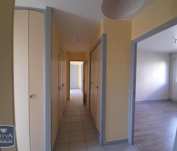 Location Appartement 5 pièces 87m² BOURG EN BRESSE 01000 - Photo 2
