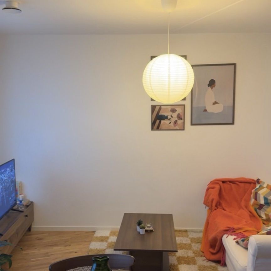 Vårbergsvägen, Skärholmen - Photo 1