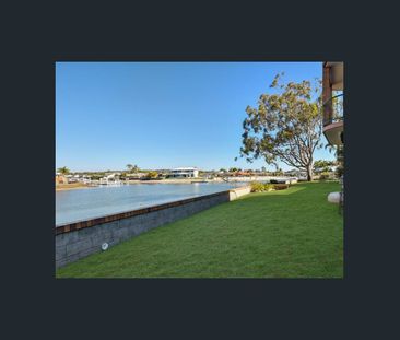 Fully Furnished Mooloolaba Waterfront 3 Bedroom Unit! - Photo 2