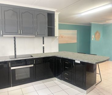 4 BEDROOM FAMILY HOME IN BALL BAY - Photo 5