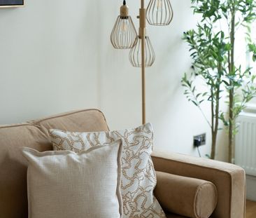 2 Bed Flat, St. Philip Street, SW8 - Photo 5