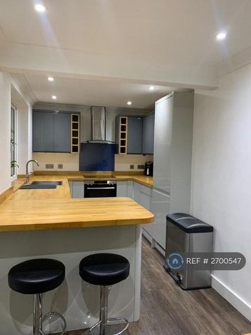 3 bedroom terraced house to rent - Photo 5