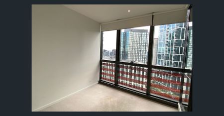This apartment on the 20th floor - Photo 2