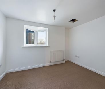 Old Chester Road, Birkenhead, 2 bedroom, Flat - Photo 4