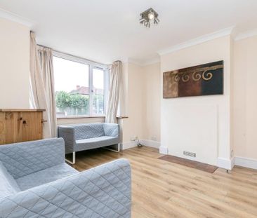 4 bedroom detached house to rent - Photo 2