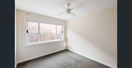 SPOTLESS, SPACIOUS & RENOVATED!! - Photo 3