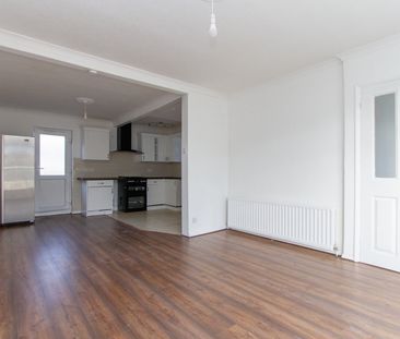 3 Bed Terraced House, Capmartin Road, CV6 - Photo 3