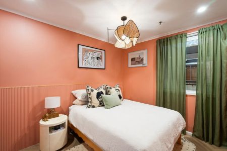 Beautifully Renovated Apartment in the Iconic Goldsbrough Building - Photo 4