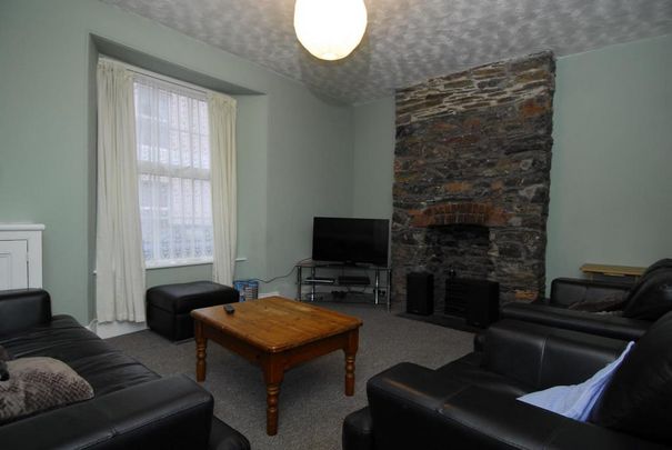 6 bedroom house to rent - Photo 1