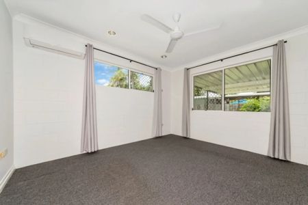 Easy Living in Central Location - Photo 3