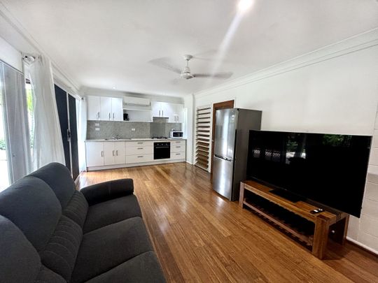 WHITFIELD OASIS - 2 BEDROOM FULLY FURNISHED DOWNSTAIRS UNIT - WATER & GARDEN MAINTENANCE INCLUDED! - Photo 1