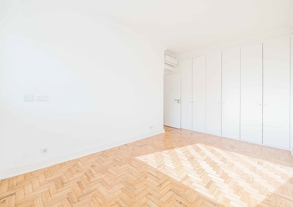 APARTAMENTO T2+1 NA AV ESTADOS UNIDOS DA AMÉRICA - LISBOA