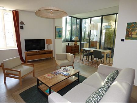 AVIGNON INTRA MUROS: Magnifique appartement entièrement neuf et climatisé avec terrasse et box au coeur du Centre Historique - Photo 4