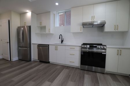 For Lease - 108 Ballantyne Boulevard, Vaughan, Ontario - Photo 5