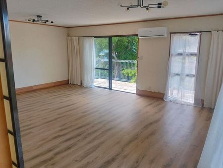 3bedrooms 2 bathrooms 5minutes walk to Milford bea - Photo 3