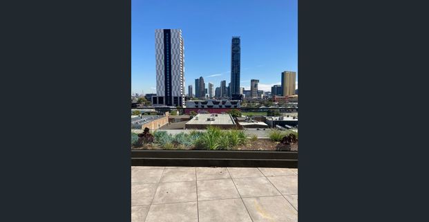 Prime South Melbourne Living: Lilix Apartment Awaits - Photo 1