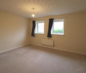 4 bedroom detached house to rent - Photo 3