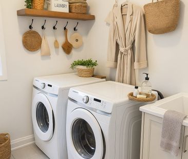 For Lease - 8 La Reine Avenue, Richmond Hill, Ontario - Photo 3