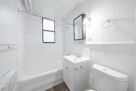 For Lease - 8 Kingston Road Unit# 51, Toronto, Ontario - Photo 2